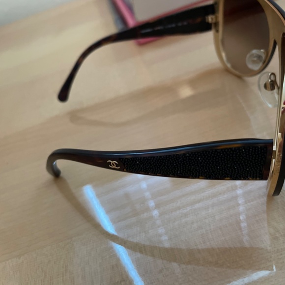 Sunglasses main image 5